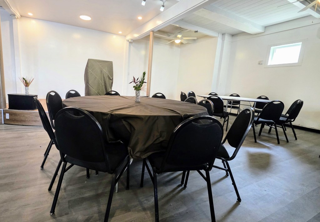 Close up of round table at Tantes Banquet Room